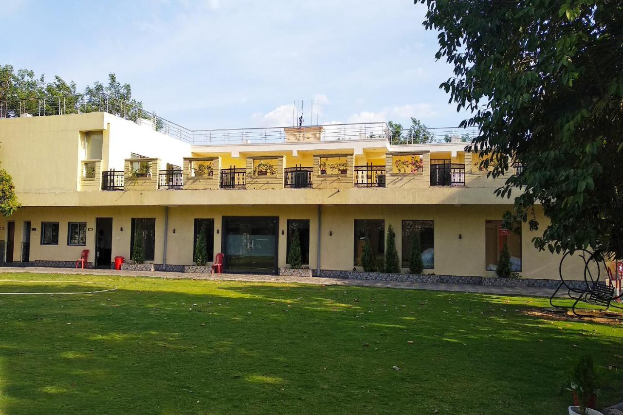 Oyo 14354 Amar Marriage Palace Hotel Dharmpura Buitenkant foto