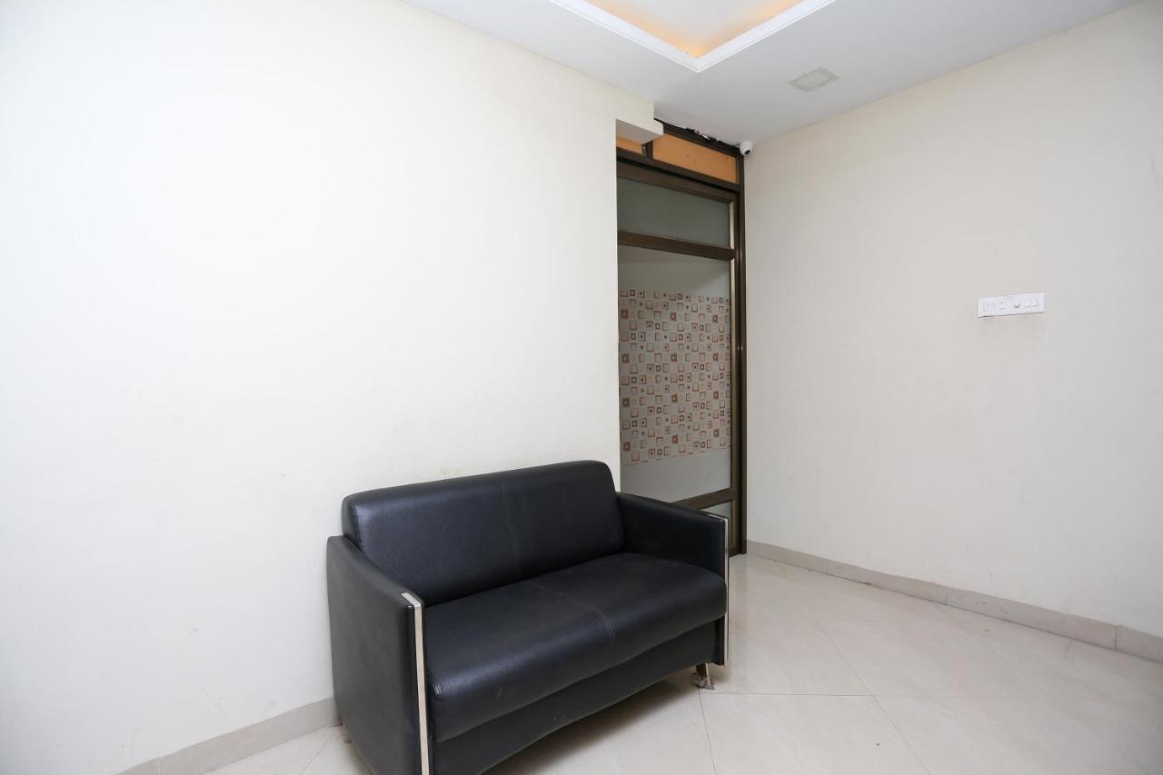 Oyo 14354 Amar Marriage Palace Hotel Dharmpura Buitenkant foto