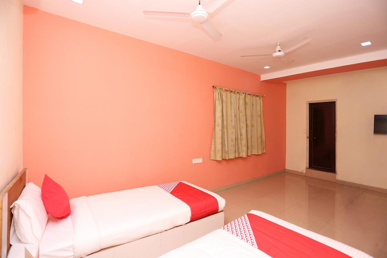 Oyo 14354 Amar Marriage Palace Hotel Dharmpura Buitenkant foto