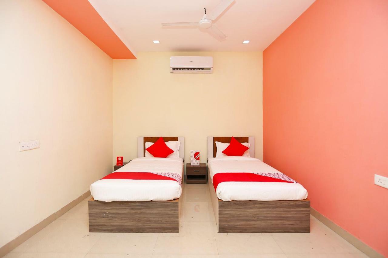 Oyo 14354 Amar Marriage Palace Hotel Dharmpura Buitenkant foto