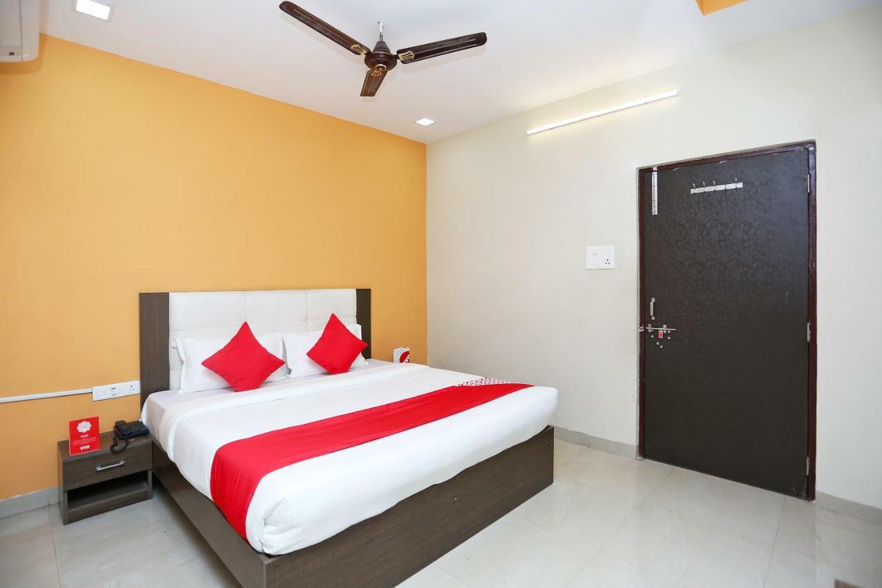 Oyo 14354 Amar Marriage Palace Hotel Dharmpura Buitenkant foto